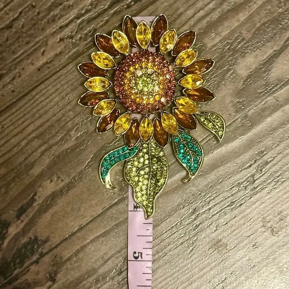 Sparkling Sunflower Crystal Brooch: A Ray of Sunshine for Your Collection New